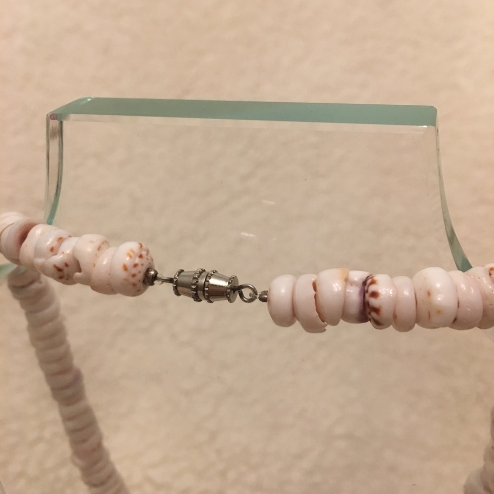 Shell necklace - Picture 3 of 3